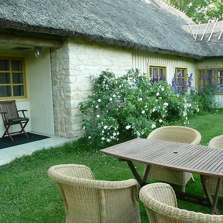 مزرعة للإقامة Lalli Tooma Farm Liiva (Saaremaa)